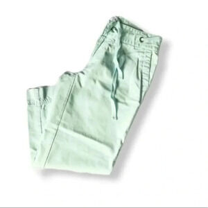 Old Navy light green khaki 3/4 lenght pant…